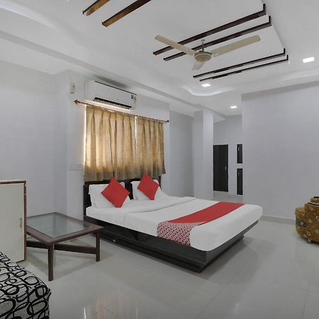 Hotel O Rudra Palace 阿穆达巴 外观 照片