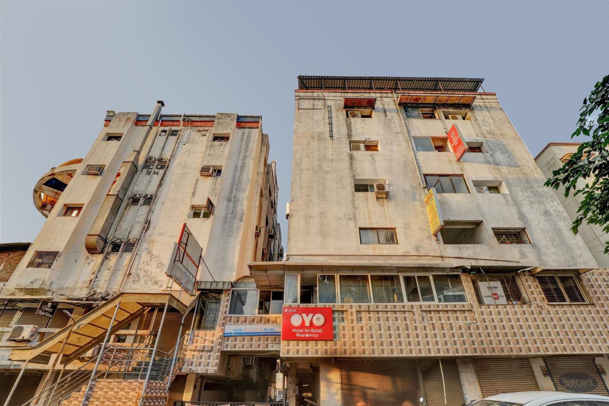 Hotel O Rudra Palace 阿穆达巴 外观 照片