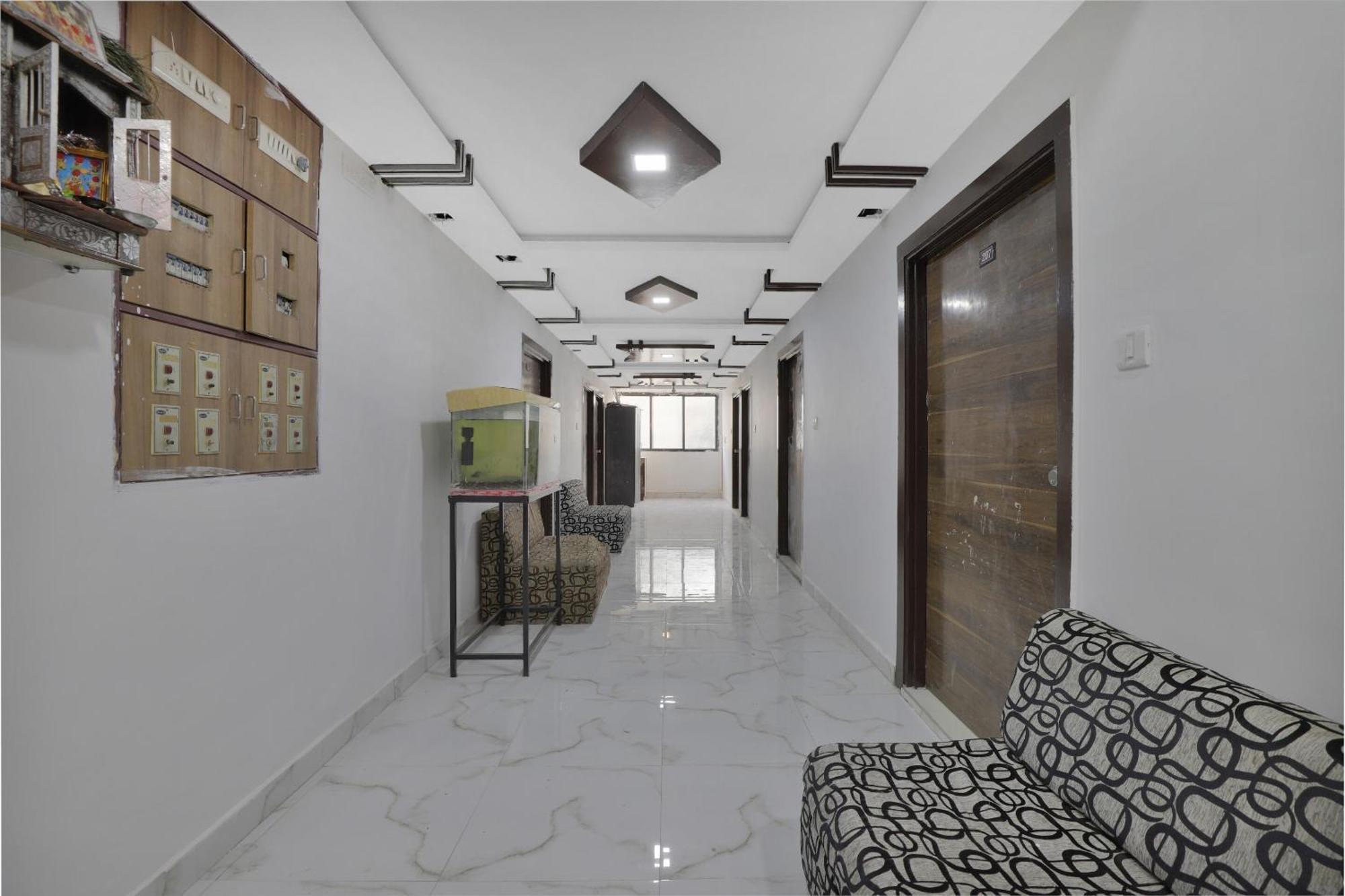 Hotel O Rudra Palace 阿穆达巴 外观 照片
